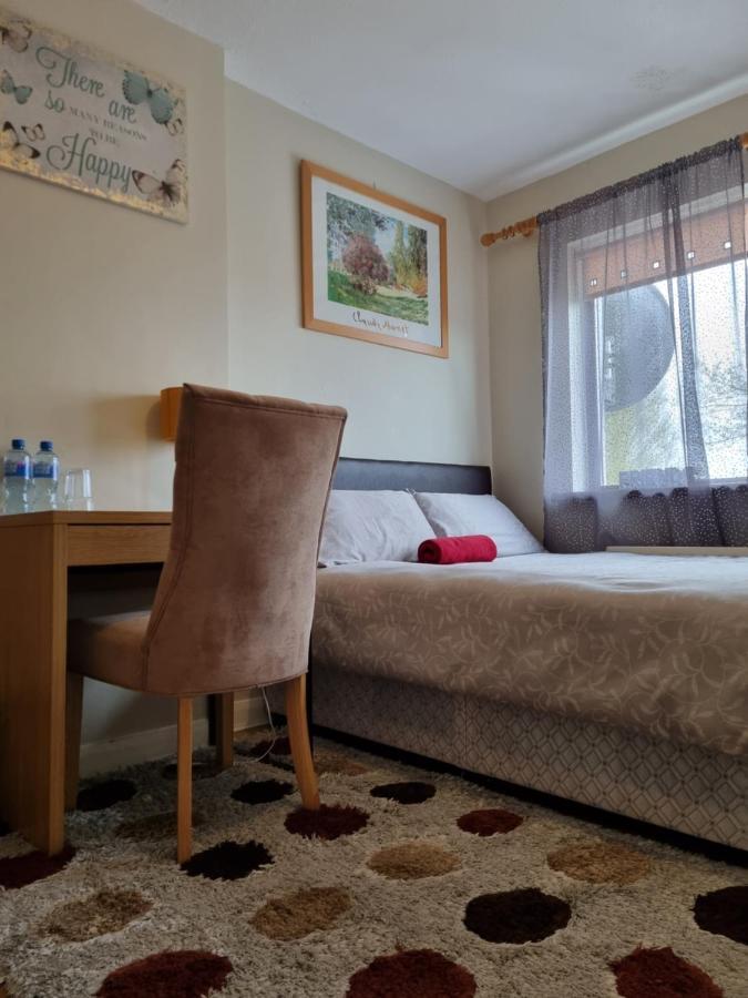 Brooks Homestay ดันดอล์ก ภายนอก รูปภาพ